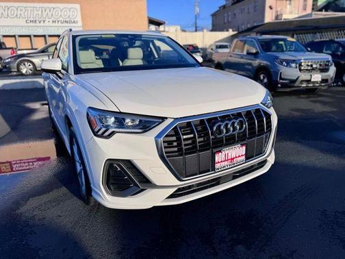 2024 Audi Q3 45 S line Premium