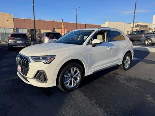 2024 Audi Q3 45 S line Premium