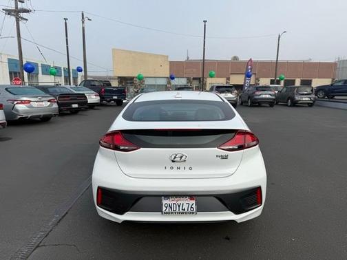 2020 Hyundai IONIQ Hybrid Blue