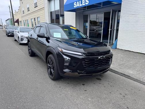 Mosaic Black Metallic 2025 Chevrolet Trax ACTIV