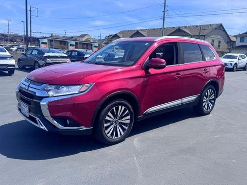 Red 2019 Mitsubishi Outlander
