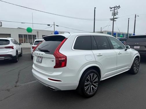 2021 Volvo XC90 T5 Momentum 7 Passenger