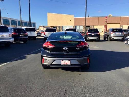 2020 Hyundai IONIQ Hybrid Blue