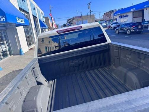 Summit White 2022 Chevrolet Silverado 1500 Limited LT Trail Boss