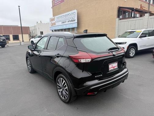 2023 Nissan Kicks SV