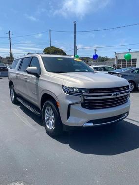 2023 Chevrolet Suburban LT