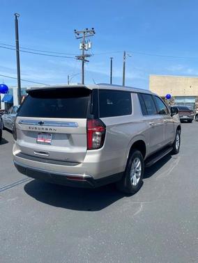 2023 Chevrolet Suburban LT