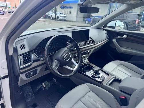 2022 Audi Q5 45 S line quattro Premium