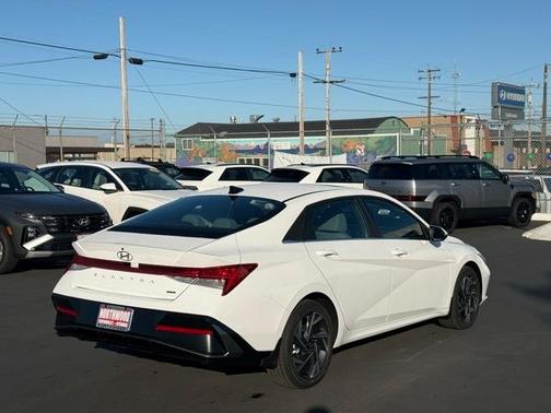 2025 Hyundai ELANTRA HEV Limited
