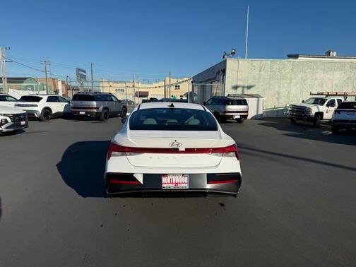 2025 Hyundai ELANTRA HEV Limited
