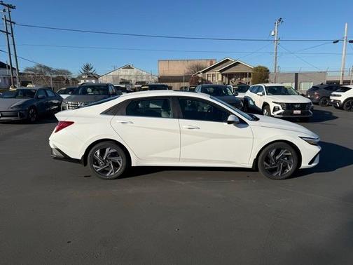 2025 Hyundai ELANTRA HEV Limited