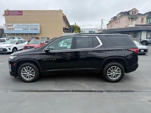 Mosaic Black Metallic 2023 Chevrolet Traverse LT Cloth