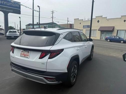 2025 Hyundai TUCSON SEL
