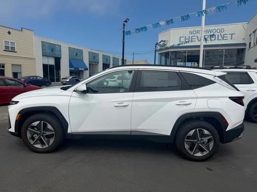 2025 Hyundai TUCSON SEL