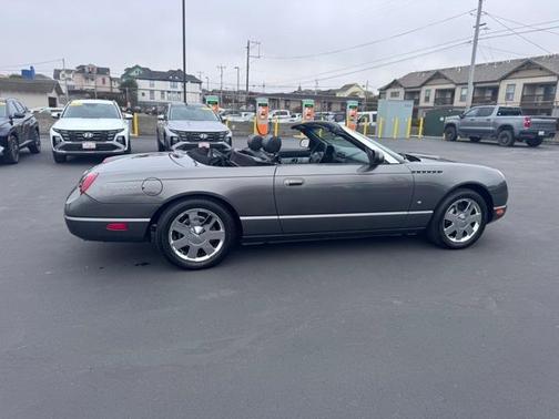 2003 Ford Thunderbird 