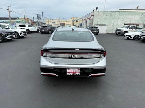 2025 Hyundai SONATA Hybrid SEL
