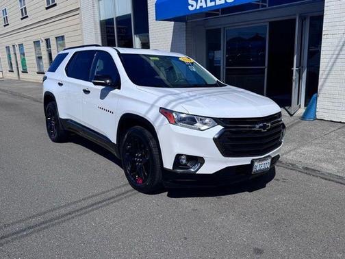 Summit White 2019 Chevrolet Traverse Premier