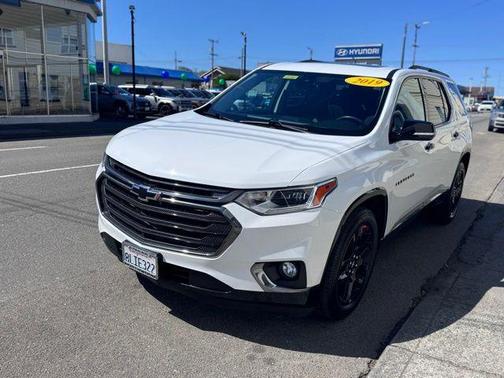 Summit White 2019 Chevrolet Traverse Premier