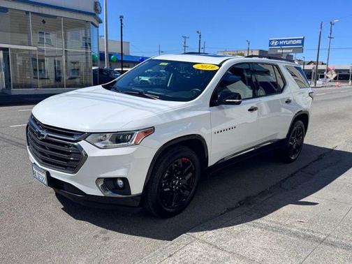 Summit White 2019 Chevrolet Traverse Premier
