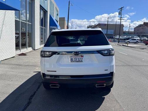 Summit White 2019 Chevrolet Traverse Premier