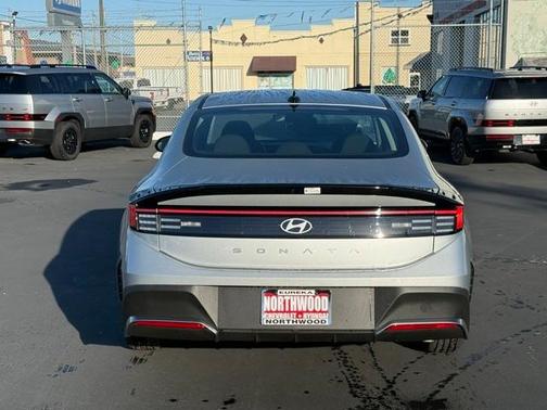 2025 Hyundai SONATA SE