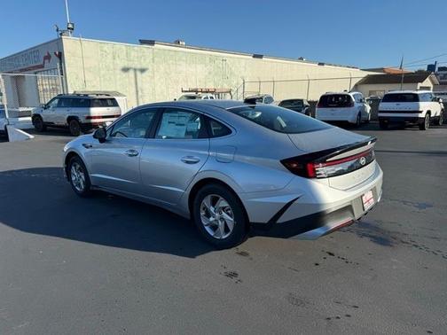 2025 Hyundai SONATA SE