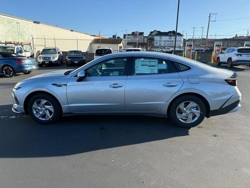 2025 Hyundai SONATA SE