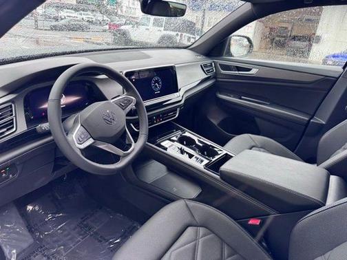 Platinum Gray Metallic 2024 Volkswagen Atlas Cross Sport 2.0T SE w/Technology
