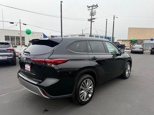 2021 Toyota Highlander Platinum