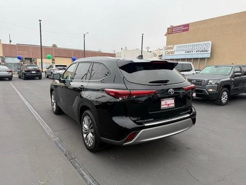 2021 Toyota Highlander Platinum