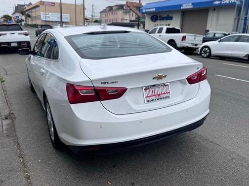 Summit White 2024 Chevrolet Malibu LT