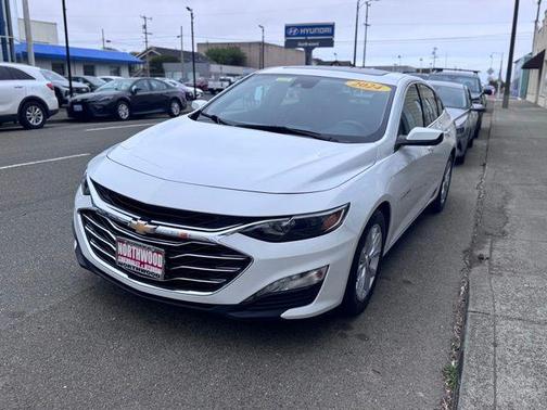 Summit White 2024 Chevrolet Malibu LT