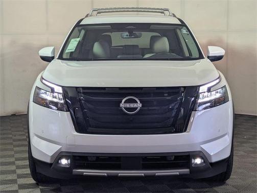2025 Nissan Pathfinder SL 4WD