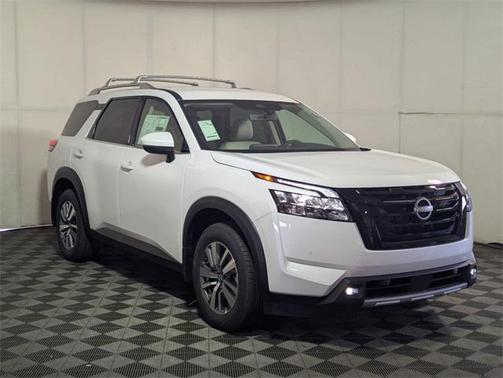 2025 Nissan Pathfinder SL 4WD