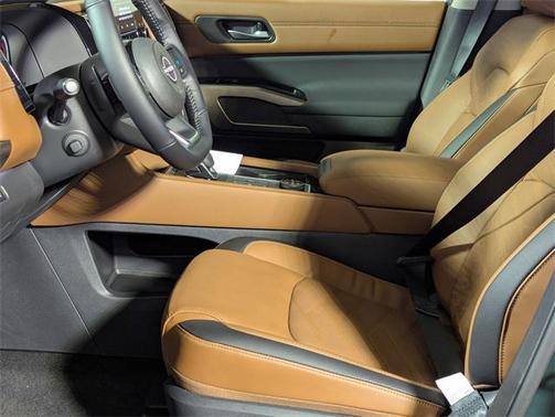 2025 Nissan Pathfinder Platinum 4WD