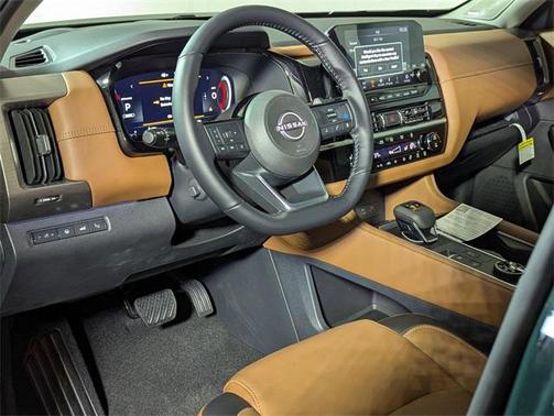 2025 Nissan Pathfinder Platinum 4WD