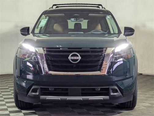 2025 Nissan Pathfinder Platinum 4WD