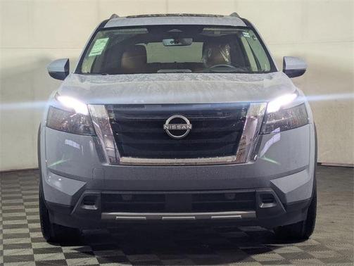 2025 Nissan Pathfinder Platinum 4WD
