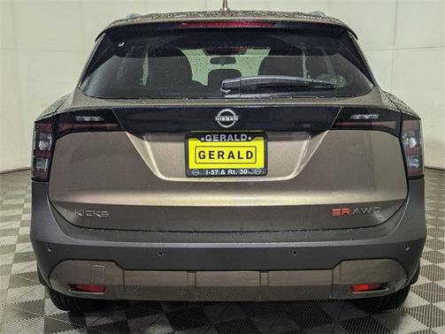 2025 Nissan Kicks SR