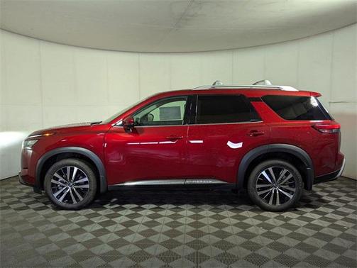 2025 Nissan Pathfinder Platinum 4WD