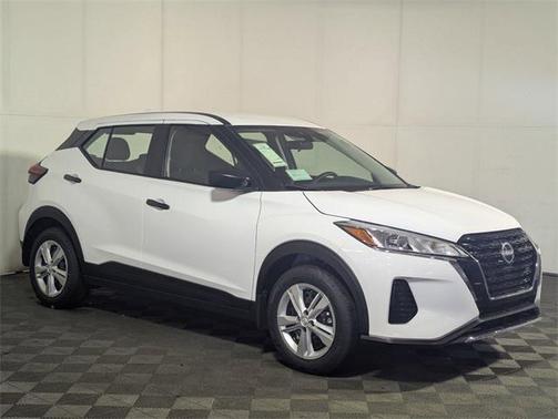2025 Nissan Kicks S