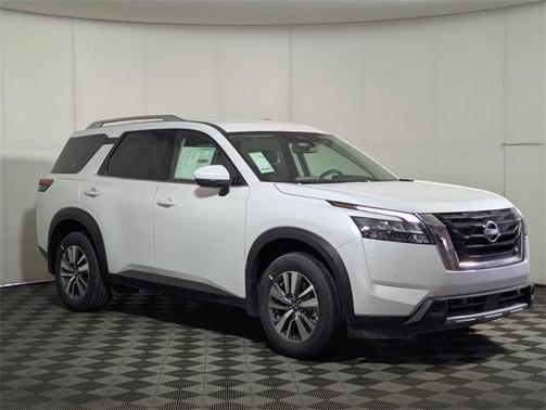 2025 Nissan Pathfinder SL 4WD