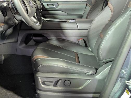 2025 Nissan Armada SL 4WD