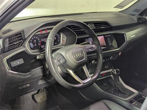 2024 Audi Q3 Premium 45 TFSI S line quattro Tiptronic