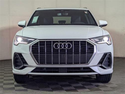 2024 Audi Q3 Premium 45 TFSI S line quattro Tiptronic
