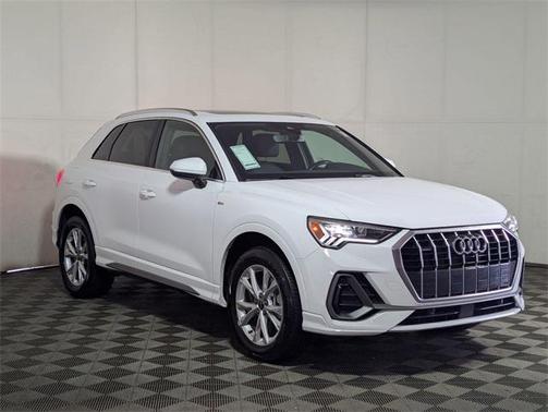 2024 Audi Q3 Premium 45 TFSI S line quattro Tiptronic