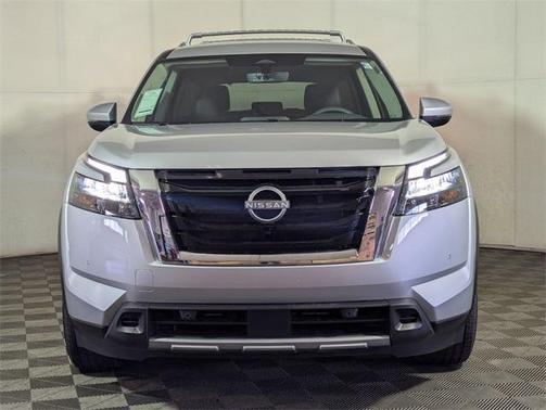 2025 Nissan Pathfinder SL 4WD