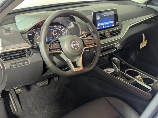 2025 Nissan Altima SR FWD