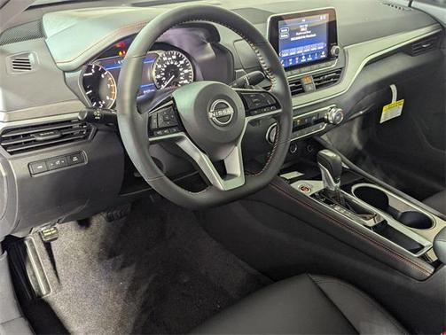 2025 Nissan Altima SR FWD