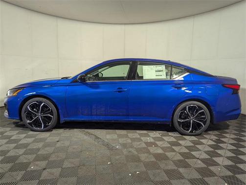 2025 Nissan Altima SR FWD